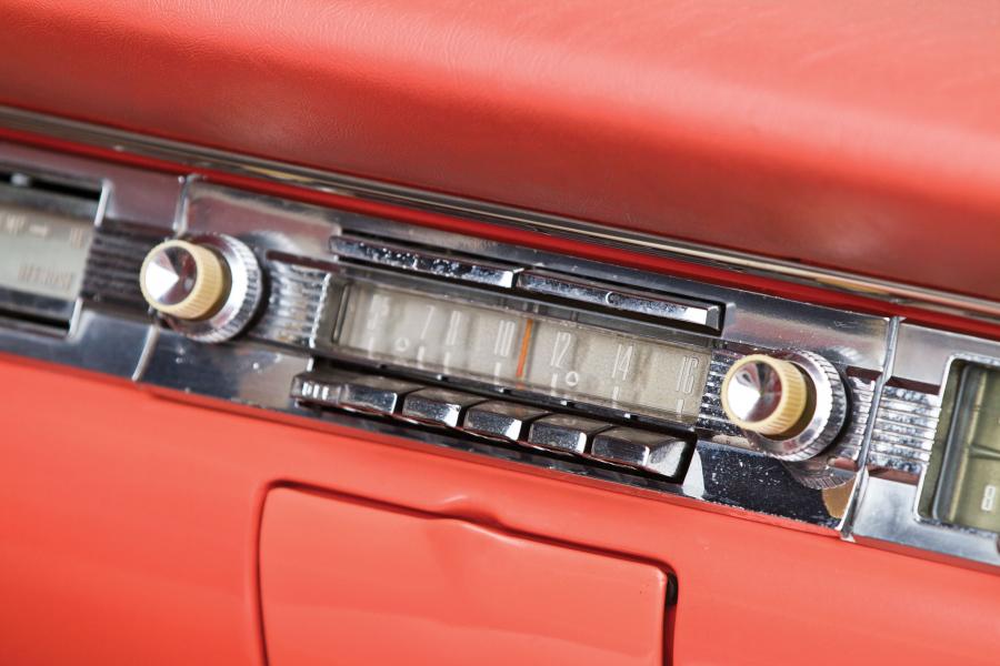  Ford Galaxie Skyliner Retractable Hardtop Red 1959 года  (фото 9 из 21)